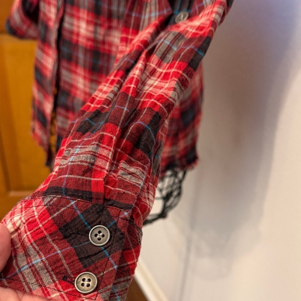 ☎️☎️☎️bogoho ☎️☎️☎️Forever 21 Red and Black Plaid Button-Down Shirt - Picture 8 of 12